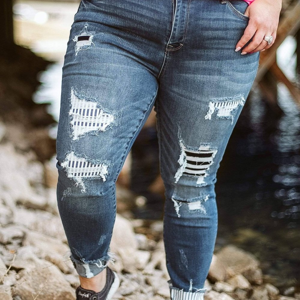 Plus Size Distressed Skinny Jeans